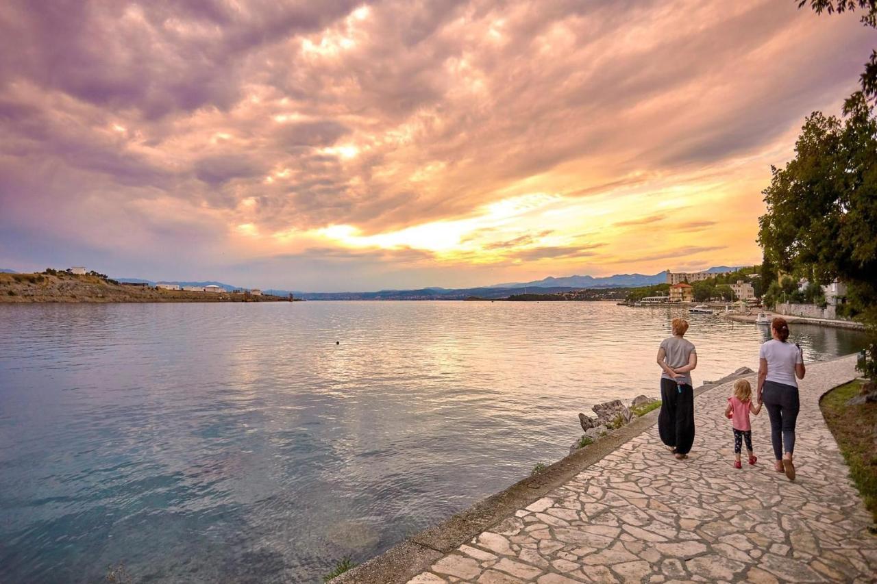 Ferienwohnung Ela I Gabi Omišalj Exterior foto