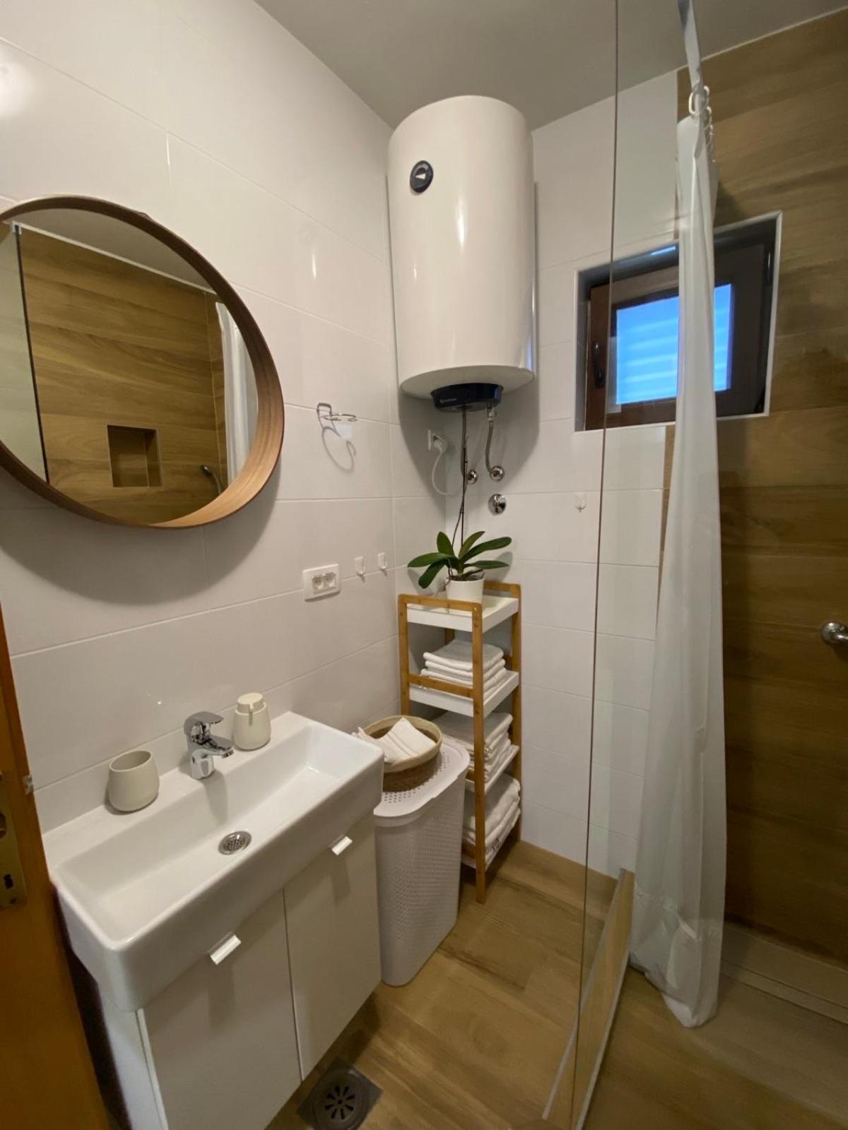 Ferienwohnung Ela I Gabi Omišalj Exterior foto
